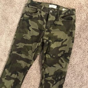 Size 27 Jessica Simpson Kiss Me Super Skinny